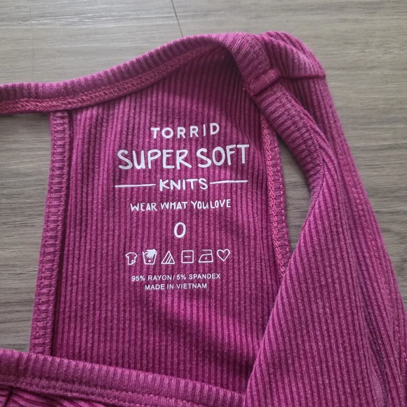 torrid Ribbed Tank with Keyhole - Magenta Pink - Picture 4 of 6